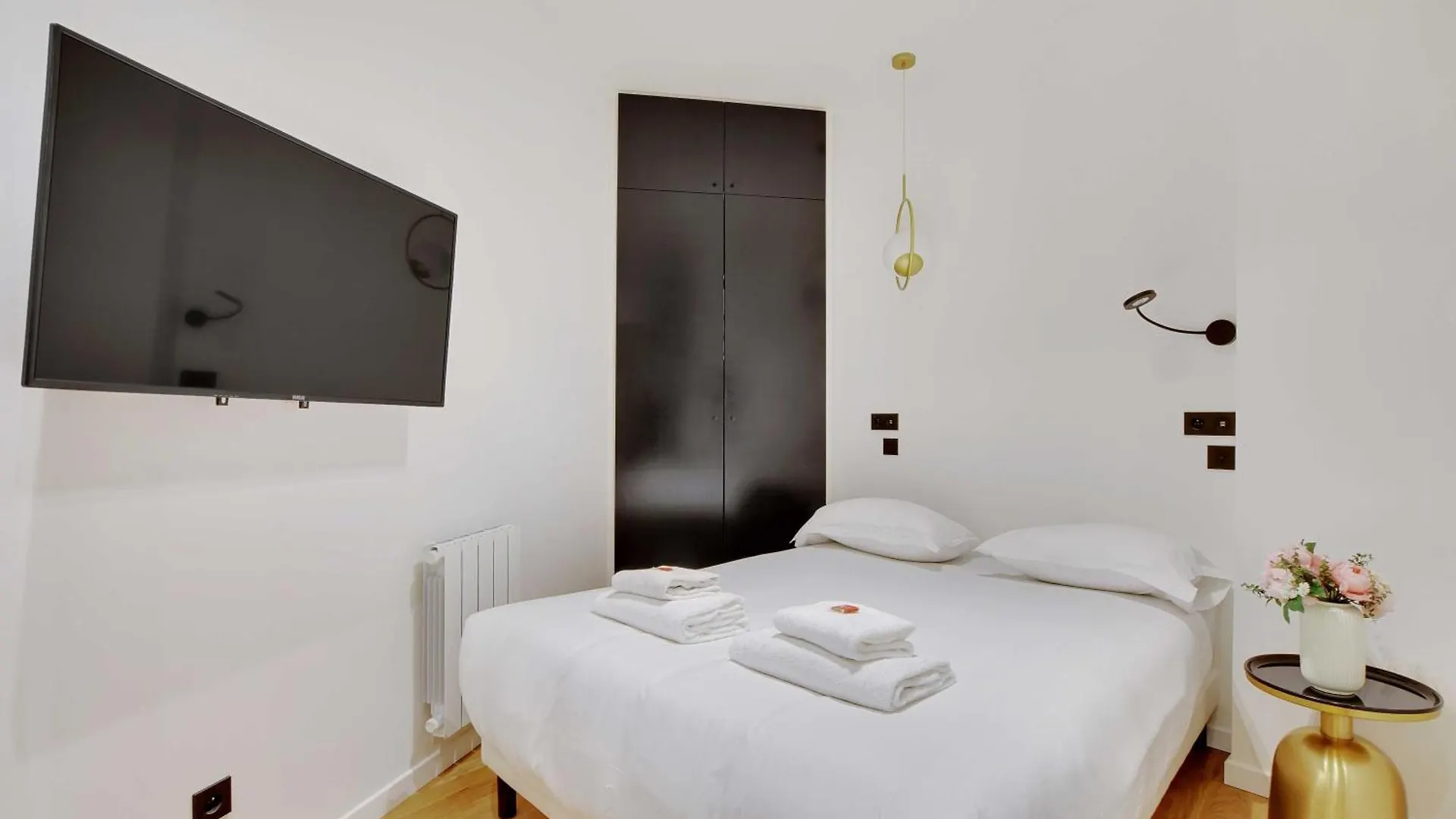 Stunning 2br Opera דירה